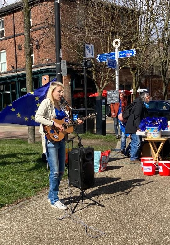 MadeleinaKay's tweet photo. A couple more photos - a huge thanks to Sheffield for Europe for organising today's event! ๐ช๐บ๐ #RejoinEU #UnBrexit https://t.co/pxwE9E90kr