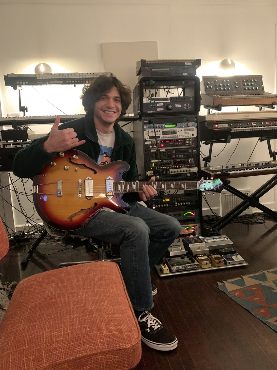 wallowsmusic's tweet photo. happy 1 year anniversary to Tell Me That It’s Over 🥹 thank you for all the love https://t.co/ukjuDJLhCQ