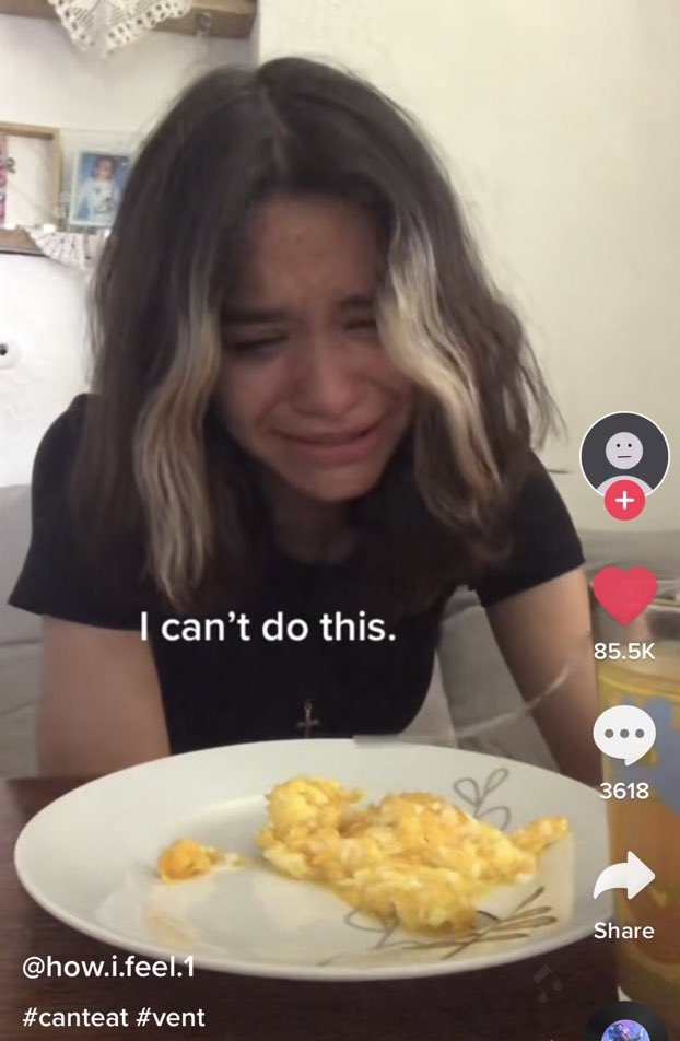 paperskinny's tweet image. My MAIN PROBLEM with food is the fact there is a lot of it at home, so many options, some will soon expire, some I haven’t had in a while, some I’m craving, also my family might eat it, it won’t be as fresh soon , THIS IS WHAT DRIVES ME CRAZY