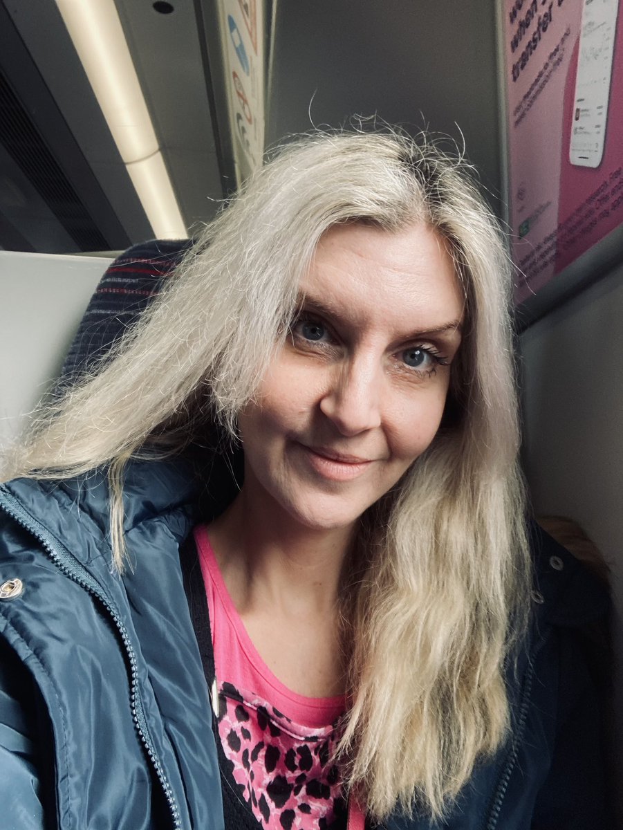 No #trainstrikes no train cancellations ACTUALLY on train to take mum out for post #mothersday lunch. Happy Saturday folks 💕
#london #camden #saturday #weekend