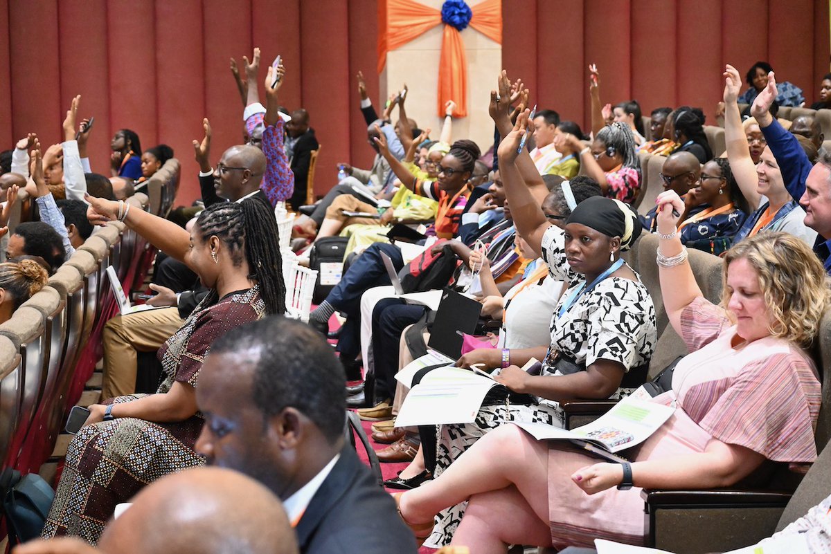 UNICEFhealth's tweet photo. Including opening (&amp; closing!) remarks by the Vice President signalling the country's commitment to health access &amp; supporting community health workers.
3⃣ 700 delegates from over 45 countries

4⃣Community Health Workers were seen &amp; heard

5⃣A true partnership endeavour

(2/x) https://t.co/QnhRnZc1LA