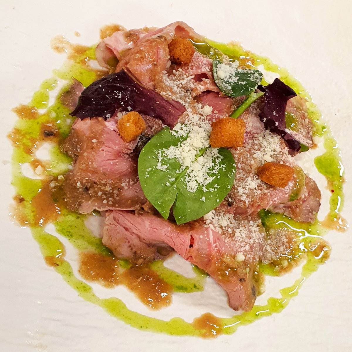 CMMoustaphaSarr's tweet photo. RÔTI DE VEAU EN CARPACCIO
#ilovemyjob #chefconnected #gastronomiefrancaise #cmmoustaphasarr #philippeetchebest #virginiebasselot #PEchebestMyBest #lifekitchen #hôtel #France #lekkrek #jenelacherien #cuisine #chef #gastronomie #topchef #shotononeplus #sénégal #dakar #kebetu https://t.co/g74EYJySFb