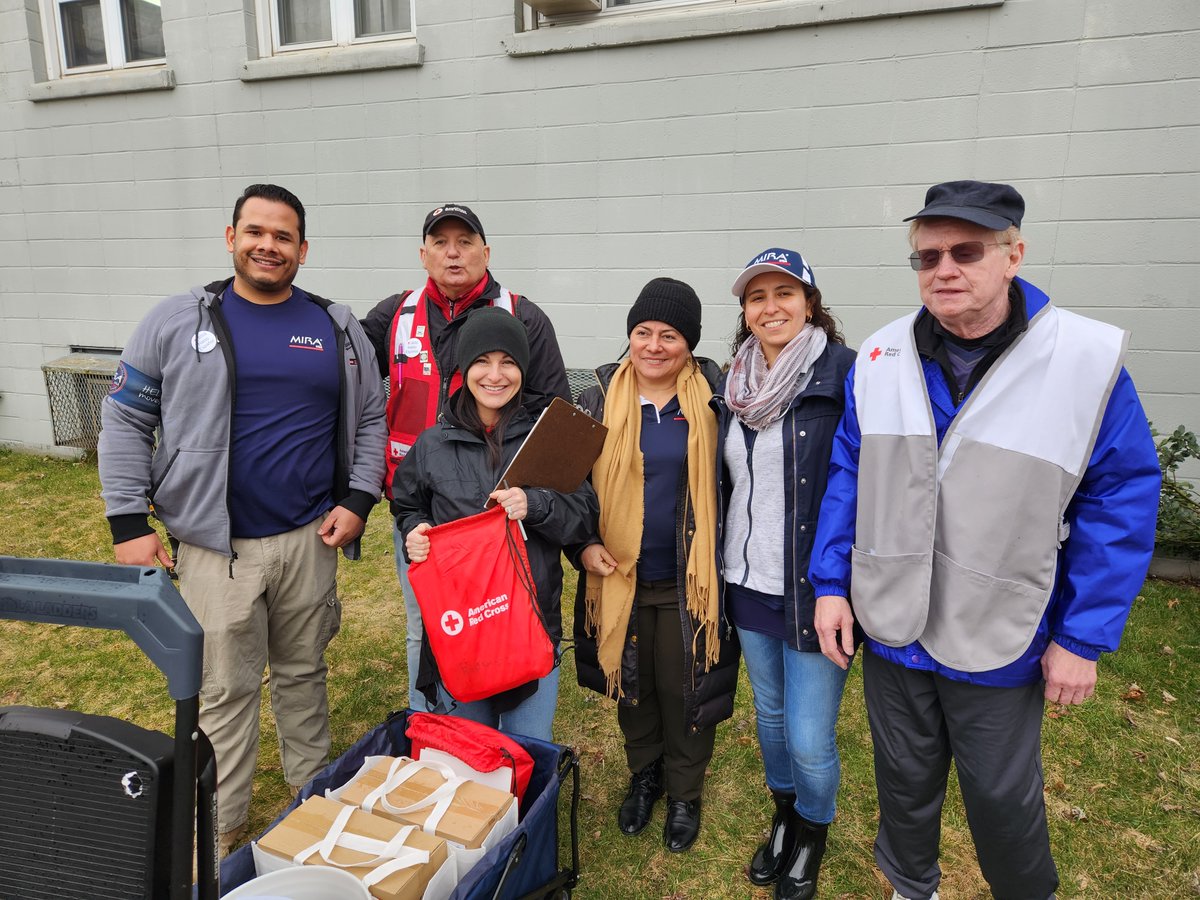 NJRedCross's tweet photo. Despite the rain, it was a great day in #Dover today. Thank you to our partners, the Dover Fire Dept., @MIRAUSAOficial, and our @RedCross volunteers for making homes safer by installing free smoke alarms in homes that need them and educating families on fire safety! #EndHomeFires https://t.co/QxF1c2vtcz