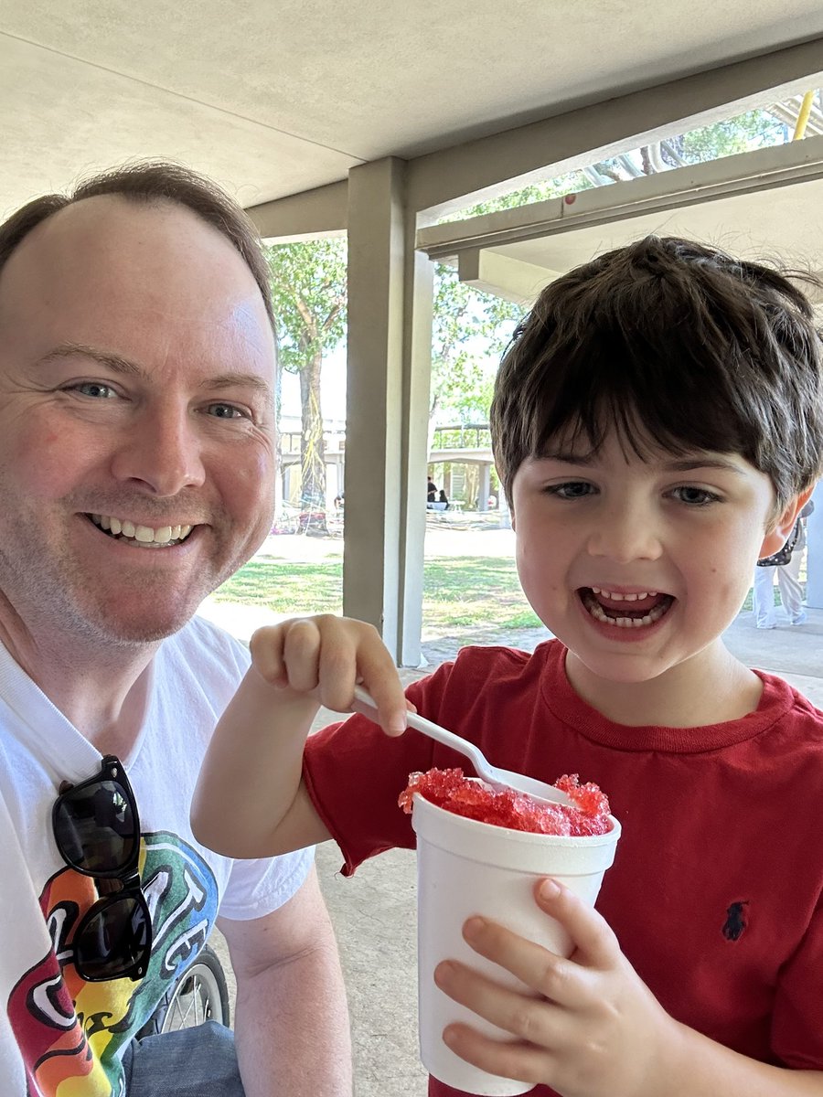 HtownActor's tweet photo. You can’t do #createfest without a snowcone! https://t.co/O7trOZOPOa