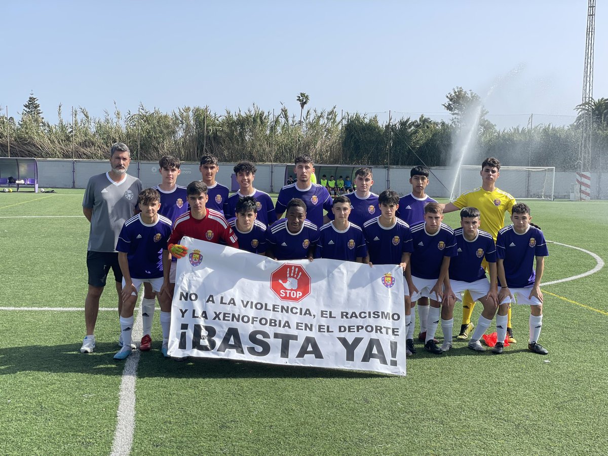 CD_LAGUNA1984's tweet photo. Nuestro juvenil b se enfrentó en la tarde de hoy al @UDLONGUERA 
Resultado= 0 incidentes y sólo fútbol.
El mejor resultado!!!! https://t.co/DdUxPb17xn