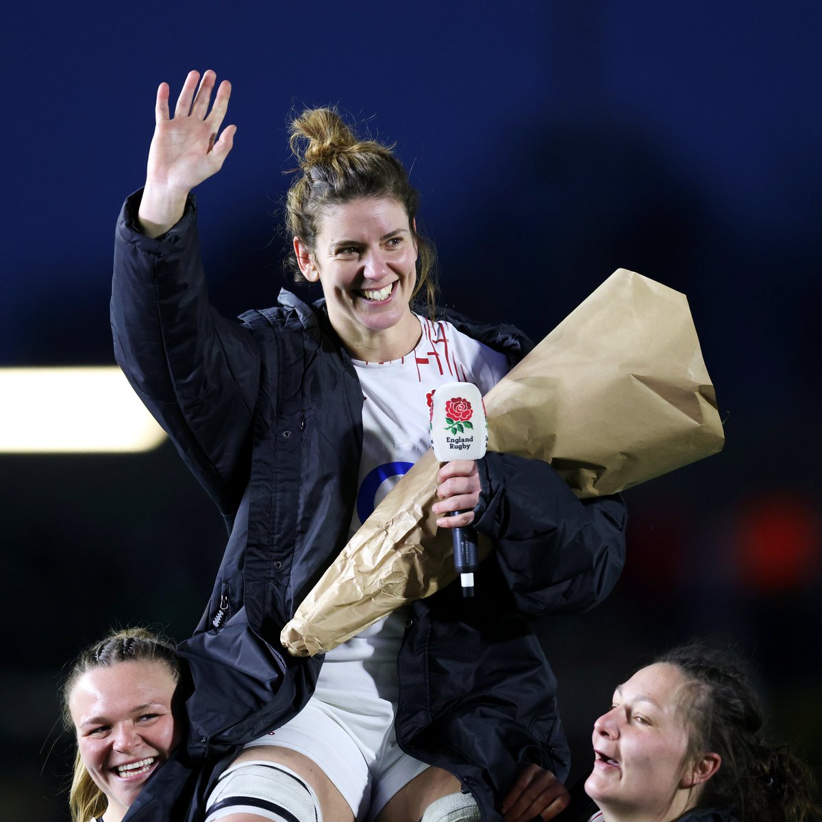 EnglandRugby's tweet photo. 𝐋𝐄𝐆𝐄𝐍𝐃 ♥️

#ThankYouSarah https://t.co/WrrmZTMF0O