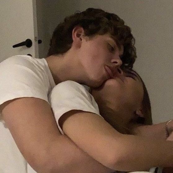 _CooperWright's tweet photo. feliz cumpleaños a mi chica preciosa, recuerda que te amo mucho y que tengas un lindo cumpleaños. 💘
pd: que me bese la cumpleañera. https://t.co/Q1tiOHvnms