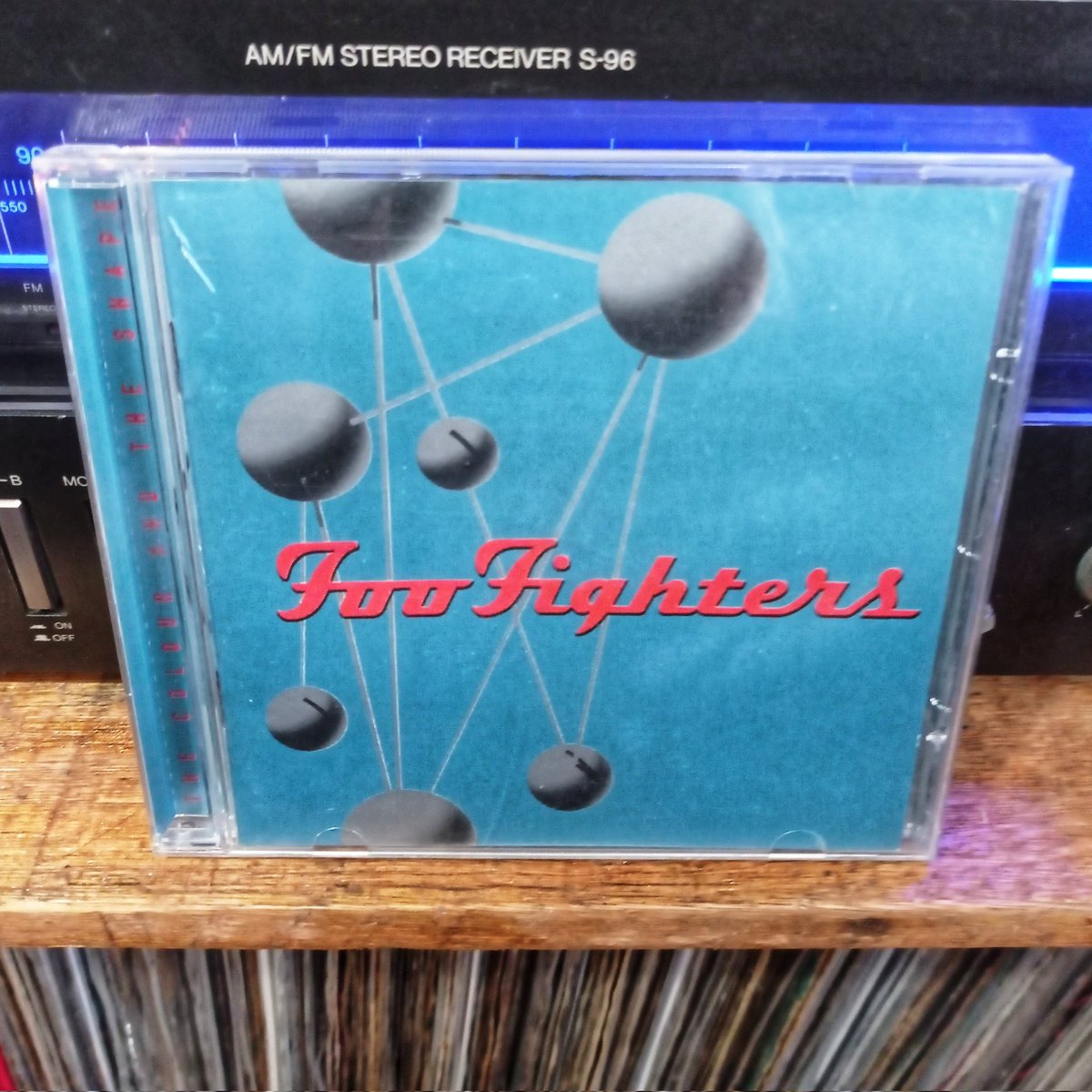 RogerioRocker's tweet photo. Foo Fighters - The Colour And The Shape #cd #emimusic #sonopress #rimodaamazonia #capitolrecords #id855832 #cdpost #cdcollector #cdcollection #discoécultura #discocollection #compactdisc #digitalaudio #gradiente #s96 #philco #ph180
https://t.co/CsIlOvlgMw https://t.co/4yebNR9LIx