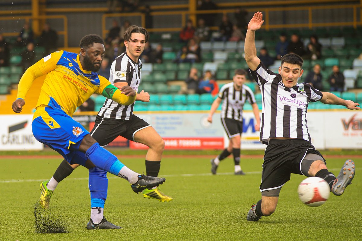 PerryDobbins1's tweet photo. A couple of images from @BarryTownUnited v @PontardaweTown in @CymruLeagues South.

‘Thank you’ and ‘congratulations’ to @BarryTownUnited on winning the title. https://t.co/1nnldRLpZq