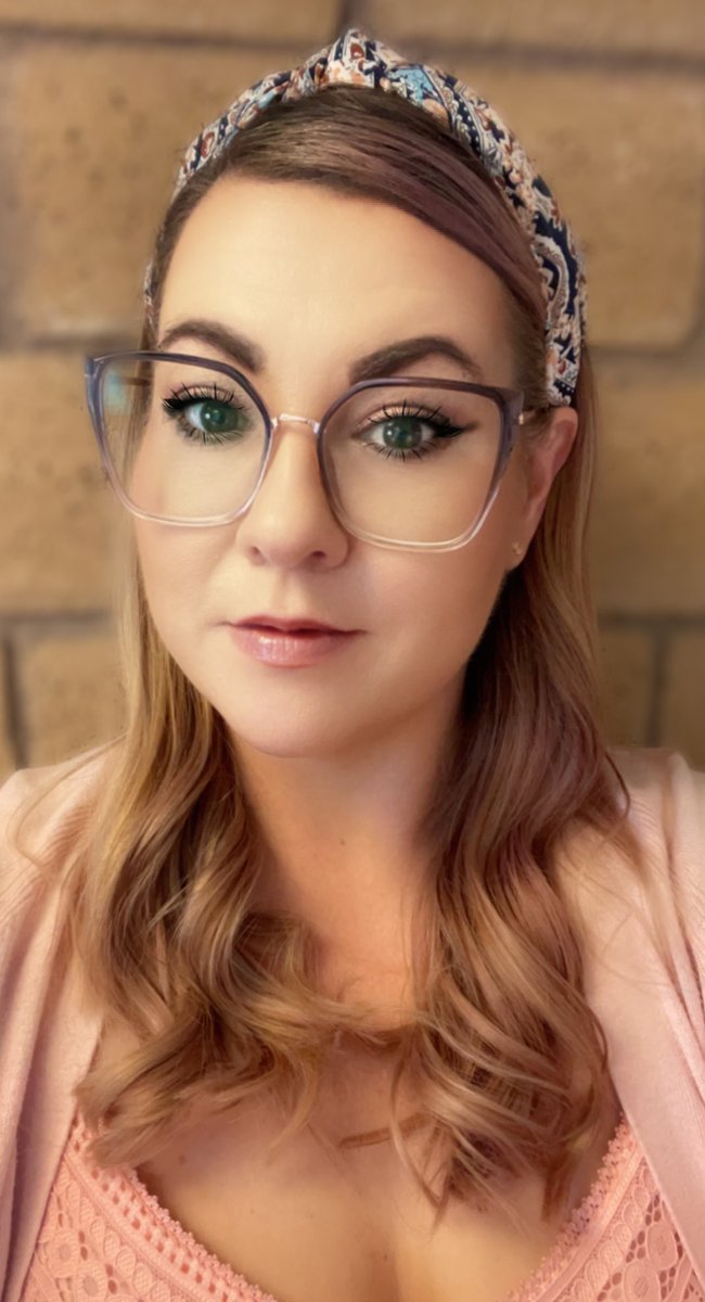 Unfiltered Discussions (@unfiltereddis) on Twitter photo For my first episode, I welcomed Nicole to discuss her father’s battle w/ alcohol, the loss of his wife (her mom), the traumas associated, & his journey toward sobriety. Lastly, we talk about the loss of her dad, & how she’s moved forward.
Available Now:
open.spotify.com/episode/3UJivX… For my first episode, I welcomed Nicole to discuss her father’s battle w/ alcohol, the loss of his wife (her mom), the traumas associated, & his journey toward sobriety. Lastly, we talk about the loss of her dad, & how she’s moved forward.
Available Now:
open.spotify.com/episode/3UJivX…