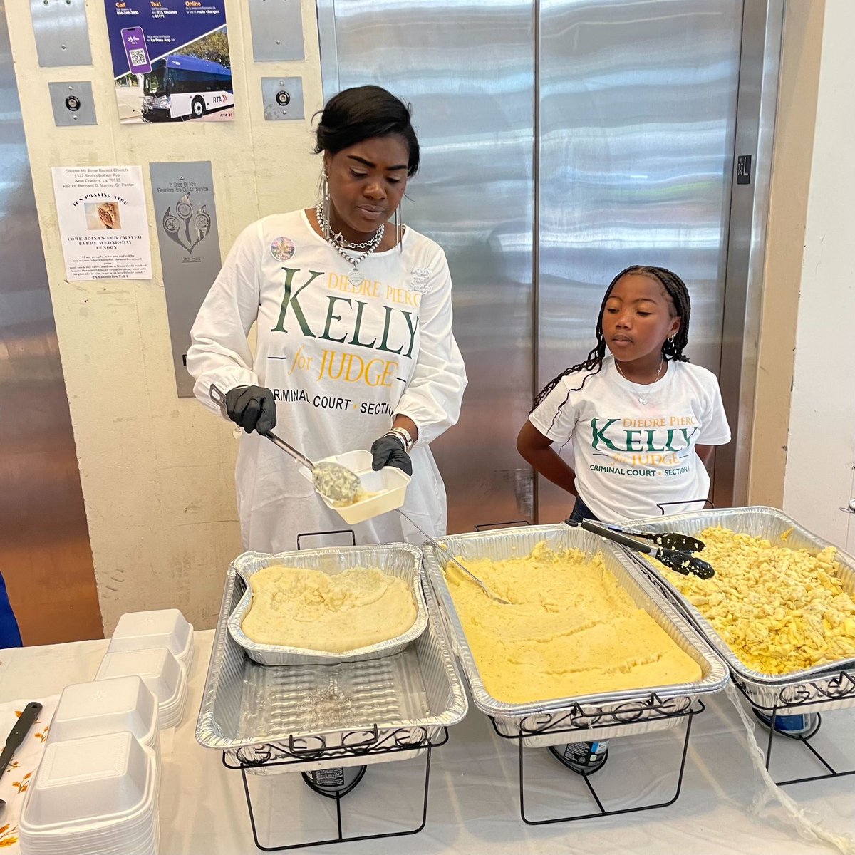 VoteDiedreKelly's tweet photo. I loved being able to serve our seniors at Guste Homes this morning. Prioritizing care for our seniors is of the utmost importance. I can't wait to continue to serve and support them in a new capacity.

#DiedrePierceKelly
#votediedrepiercekelly
#CriminalJustice
#McD35
#Dillard https://t.co/ewT1ZQ8XtJ