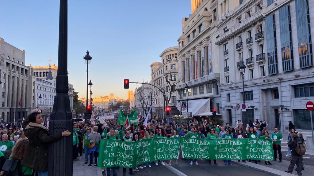 Marea Verde Madrid ¡#MatricúlateEnLaPública! tweet media