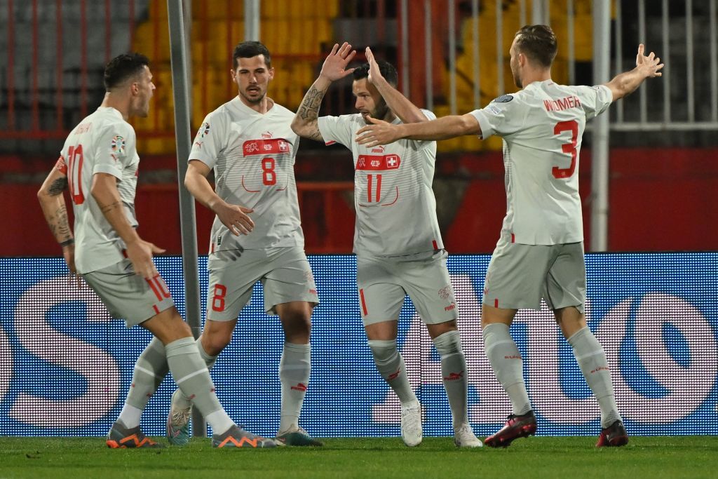 EURO2024DE's tweet photo. 💪 Starker Auftakt der @nati_sfv_asf in die #EURO2024 👏
#BLRSUI 0-5
⚽️⚽️⚽️ Renato #Steffen https://t.co/Ar1P6VY3LV
