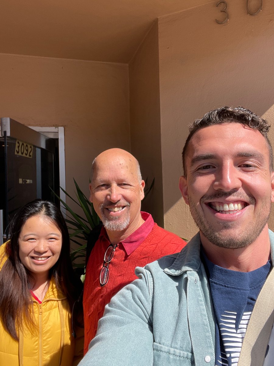 100 days of meeting new people!

Day 4: Susie and Floyd!

Susie is writing a newsletter about finance and it’s relationship with concentrated power.

And Floyd is writing a newsletter about Quantum Mechanics

P.S. everyone I meet in this city is brilliant.