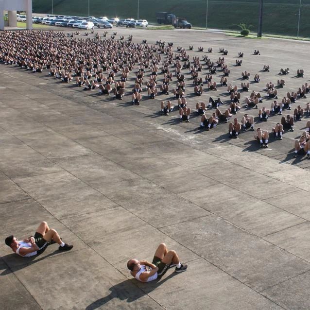 “O preparo fisico é parte importante da formação dos Cadetes de Caxias, que têm o exemplo dos instrutores na busca constante desse objetivo.”

#ExercitoBrasileiro 
#Aman
