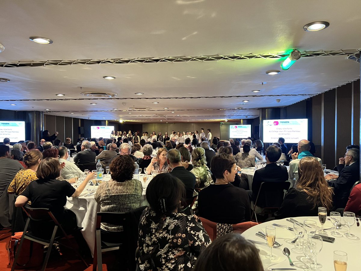 phibonneville's tweet photo. Soirée de gala à @laBnF : merci au chœur du collège Rameau de Versailles et à toute l’équipe de @afae_fr pour la qualité de l’organisation et des intervenants. Un très beau moment ! https://t.co/w6vTRU45aF