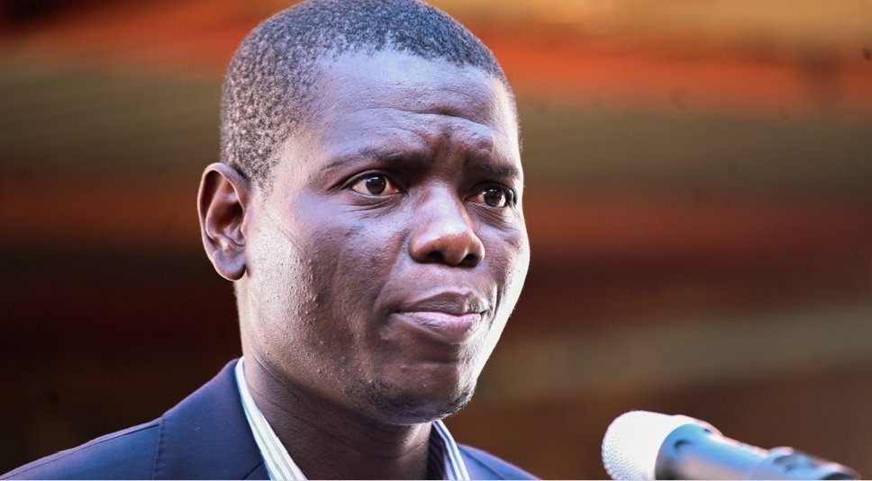 He went to Estcourt prison to make sure Zuma was behind bars &amp; had been allocated a prison number. Last week he said prisons were ready to accommodate fighters who were protesting peacefully. For 10months he didn't know #ThaboBester has been having bubble bath with rose petals