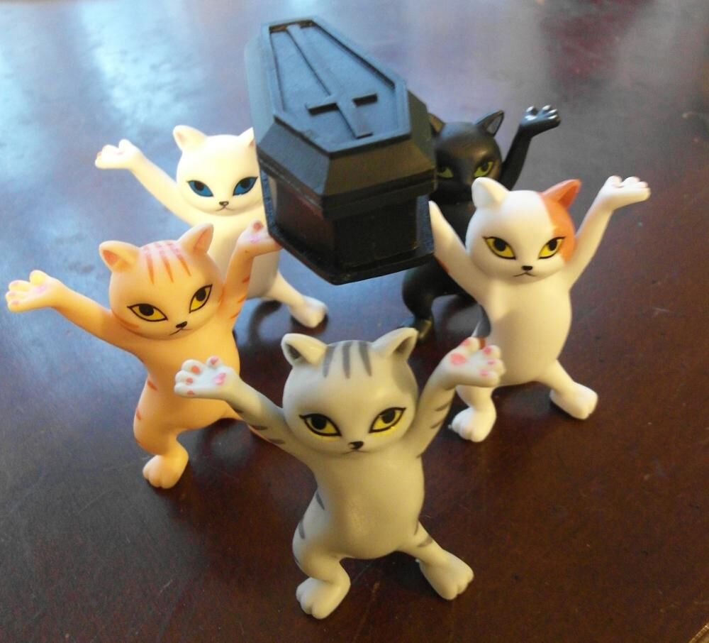 VeryBunnyStore's tweet photo. Who needs a plain old cat mug when you can have a sassy cat figurine? 😹🐾 Check out these #SassyCats now!  #CatMemes #ShopNow at https://t.co/VsHVbO7RfS #USA #officedecor #cutecatskittens #cutecatclub #catscute #cutekittycat #cutepaws https://t.co/WoEgmKdhRA
