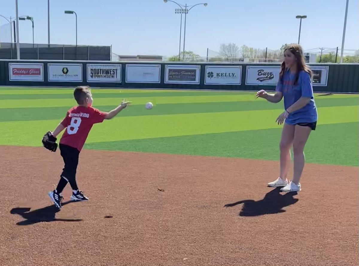 MissHollyKnott's tweet photo. Baseball Game with Midway Softball! So proud of Keller!  He had so much fun!  And so did Heidi obviously 🤪 
#kelleremersonknott #heidimadelynknott https://t.co/tsBHWXsiPV