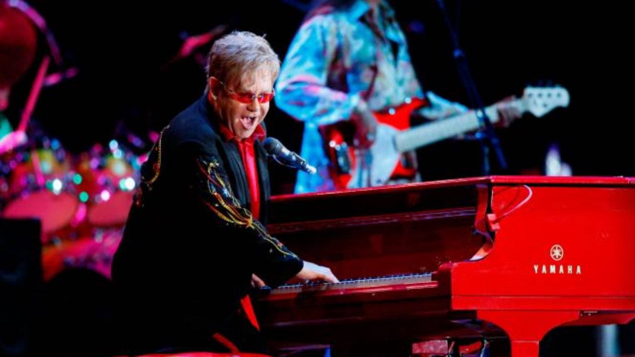 Happy birthday Elton John 
Born on 3/25/1947 
