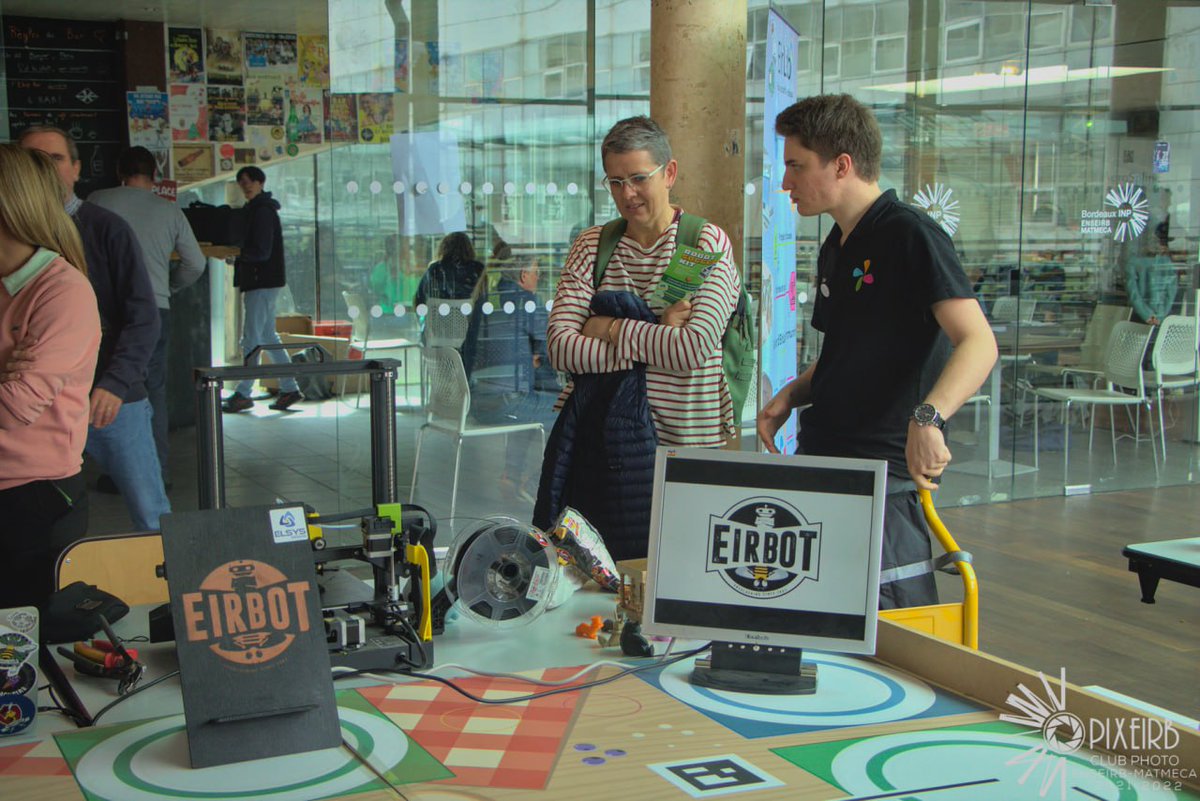 AssoEirbot's tweet photo. Jeudi et aujourd'hui, durant les @RobotMakersDay, le stand Eirbot est tenu par des mains de passionnés de robotique
Merci à tous les participants et organisateurs ! Nous espérons que les drakkar et autres projets ont plu !
#RobotMakersDay #Enseirb https://t.co/Z1iH2KEdED