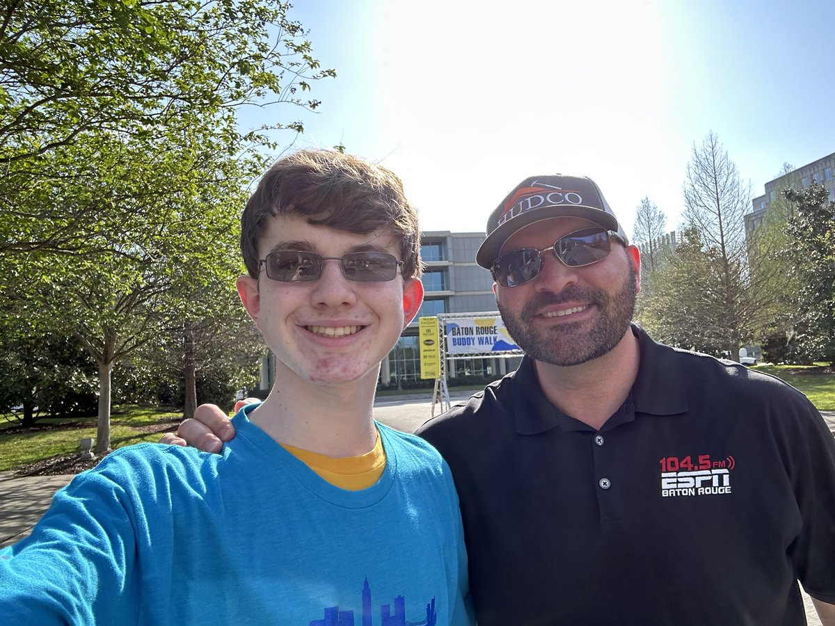 Contributing to a good cause.
Ran into a familiar face while at it!