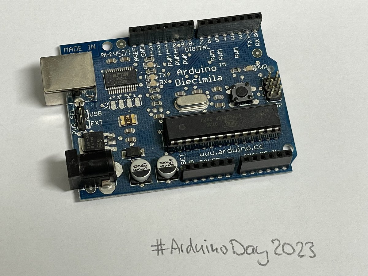 arduinopraxis's tweet photo. Happy #ArduinoDay2023
Thank you @arduino team for this cool project.
I started in 2008 with the #Arduino #Diecimila.
I published my the first edition of my Arduino Book in 2010. https://t.co/swy4VVEGWu