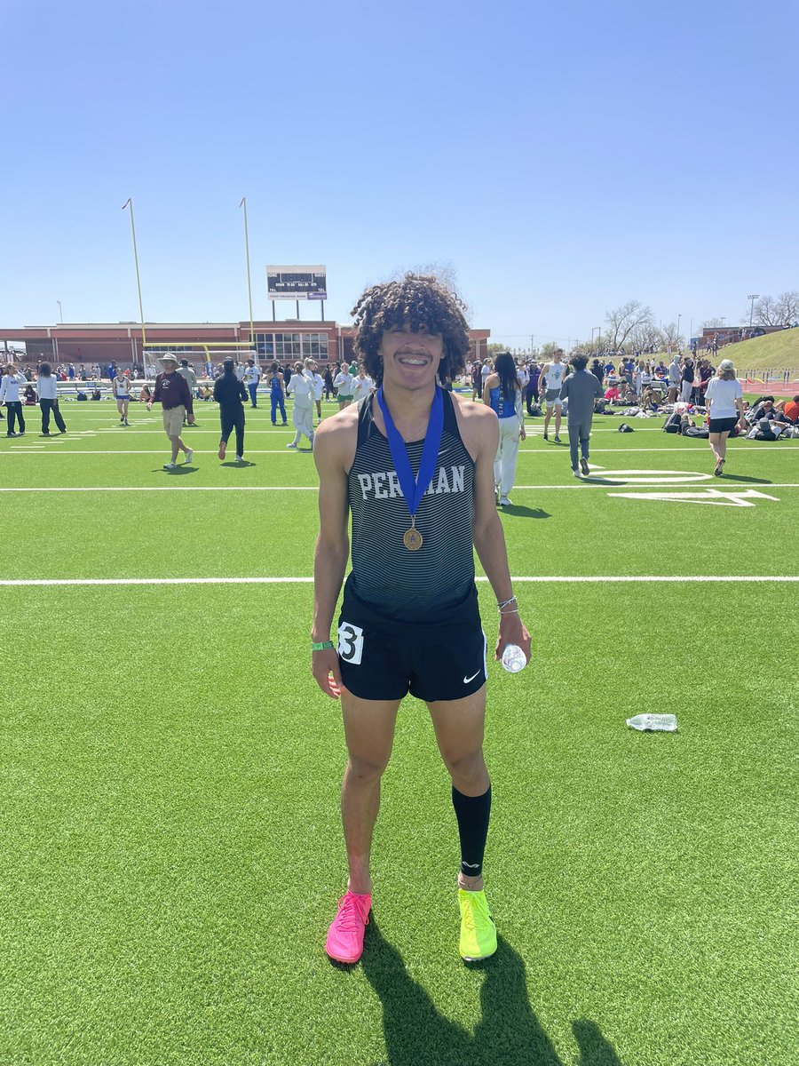 coach_torres2's tweet image. Davin Merrill (FR) placed 3rd overall 
800M 
2:00.88
San Angelo Relays 
#MojoMagic 
@ECISDAthletics @PermianSports