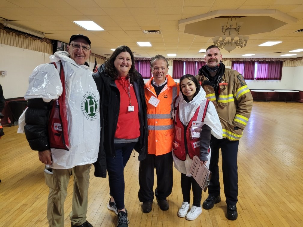 NanFranceschi's tweet photo. Rain or shine! We are saving LIVES!! #Funday #NJredcross #americanredcross #dovernj #homefirecampaign #hfc https://t.co/2qwtfAA9Lc