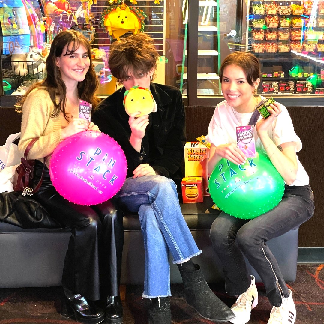 pinstackbowl's tweet image. Don&apos;t worry - we have plenty of prizes to go around. 😉 🕹️ 

#ArcadeFun #GamerLife #BringYourA-Game