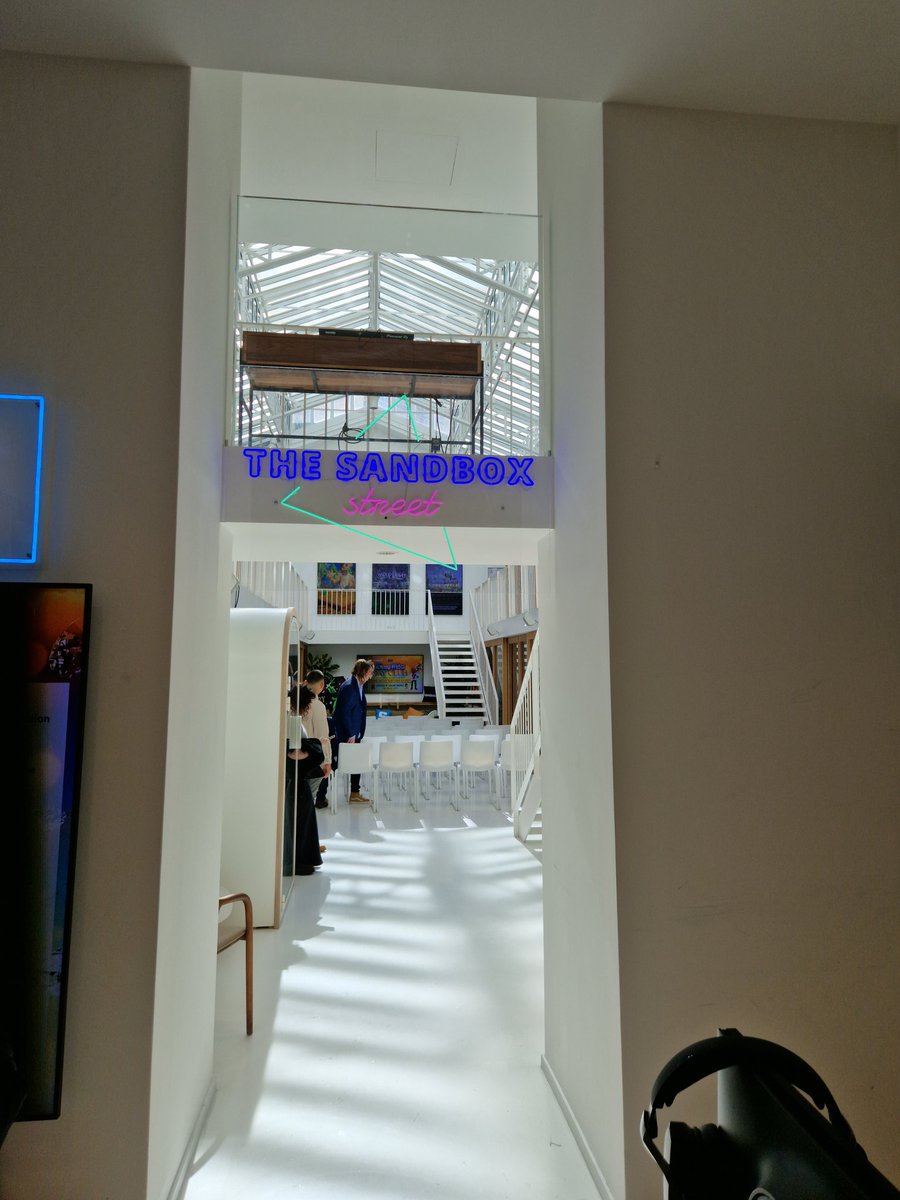 DunliaCNFT's tweet image. Thank you again @claymates for this luck to be in ! 🍀
2 events same day first one in @TheSandboxGame office ! 
Second with  @champmedici and @SnoopDogg 

That was awesome ! 
Wish you all the best for the future and cant wait !
Clay way is the way ! 🔥🔥

#CNFTProjects
#CNFT