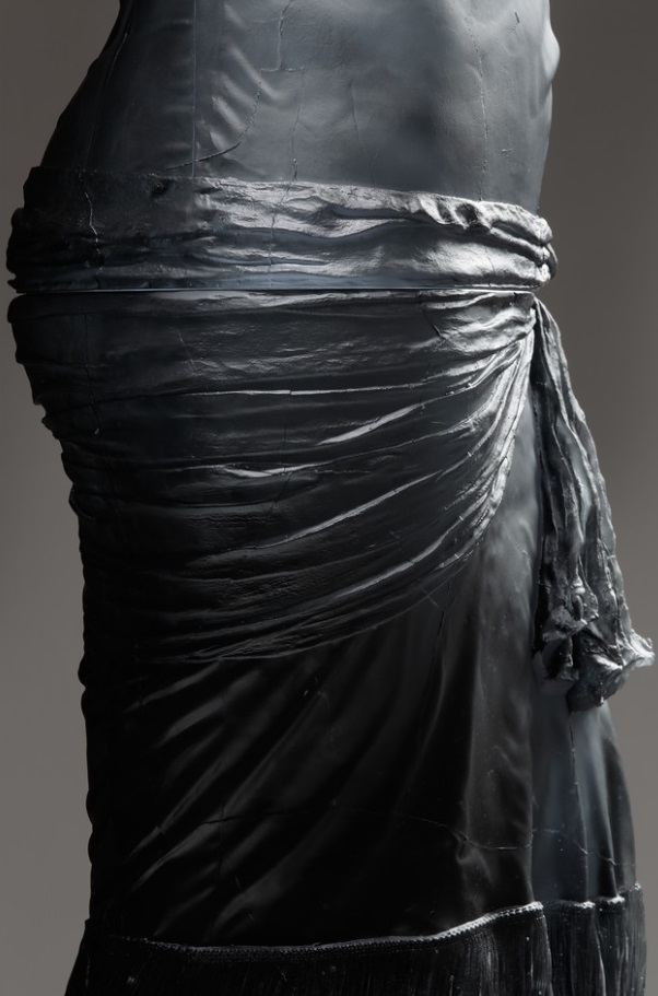 WomensArtForAll's tweet photo. Karen #Lamonte (.@KarenLamonte.Artist) #WomensArt #ArtByWomen #WomenArtists •Nocturne Dress• https://t.co/pmNHgvOgCy