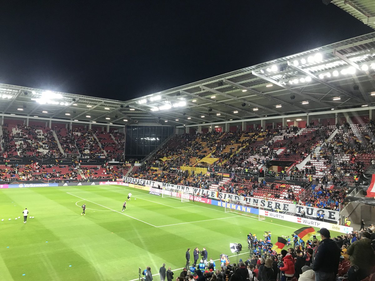 MaderSid's tweet photo. Der Ton ist gesetzt Richtung EM: „Leidenschaft, Mut und Wille sind unsere Tugenden“, lautet das Motto im ersten Länderspiel nach dem neuerlichen WM-Desaster. #GERPER ⁦@SID_Sportnews⁩ https://t.co/rWWfYqQBSg