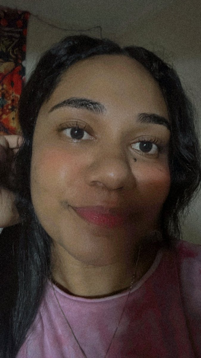 vagitarianfj's tweet photo. Not sure how I feel about having straight hair🤔 https://t.co/0XqPehHE1g