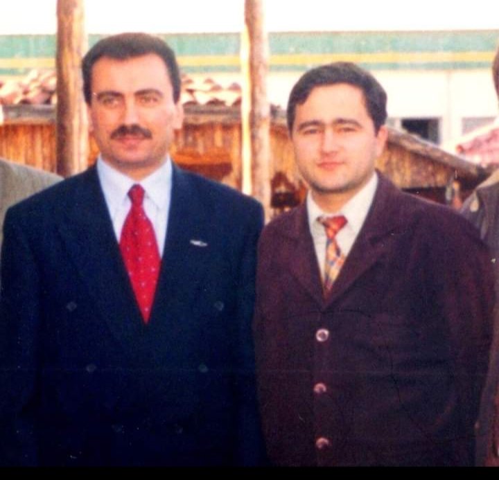 SelcukKupcuk's tweet photo. "Bir Yalnız Savaşçının Ölümü" (Muhsin Başkan ile yoğun mesaimin olduğu 90'lardan bir an)        https://t.co/14pikltmRU https://t.co/i83EtDWUd8