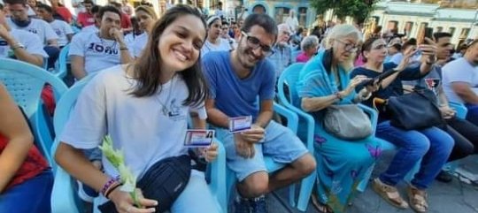 A 120 años de su natalicio, los universitarios 🇨🇺 recuerdan a #Mella en el memorial que lleva su nombre, frente a la escalinata de la Universidad de La Habana, su trinchera de combate. 

#YoVotoXTodos #CubaViveEnSuHistoria 
#UnaMejorJuventud 
@aylinalvarezG