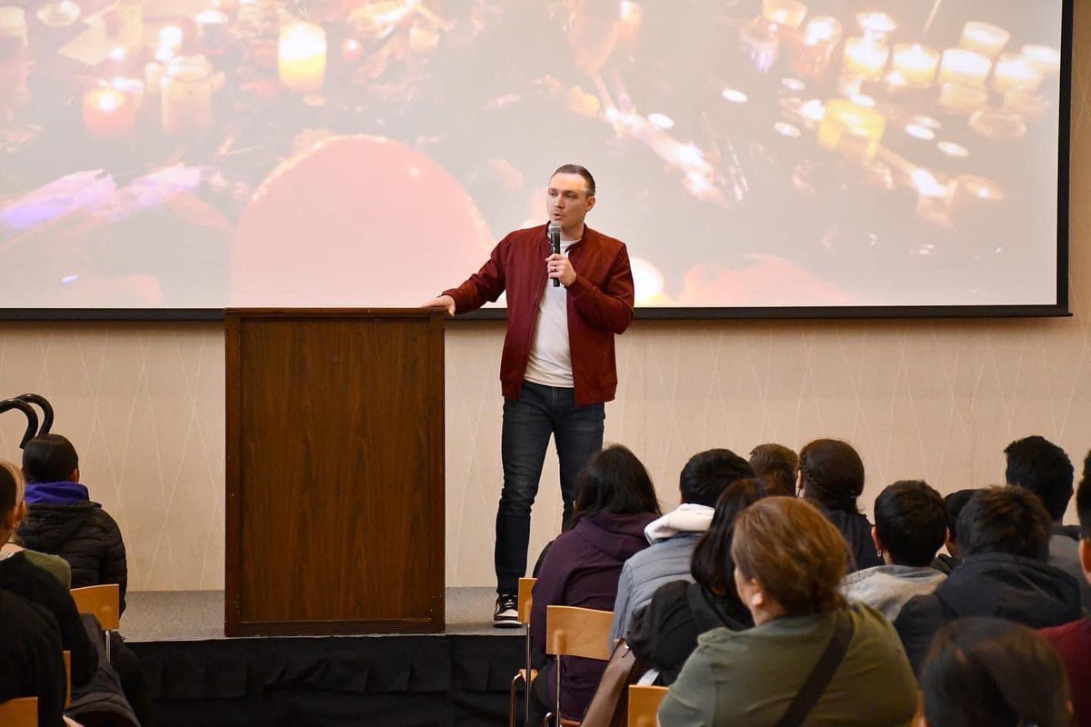 ky_kyy's tweet photo. Great week in San Francisco &amp; Oakland speaking to 1200 leadership students! Seeing the GOAT @StephenCurry30 , Alcatraz, and the Golden Gate was a blast as well. Thanks for having me! 

@TFASpeakers https://t.co/BmJHwNhAG1