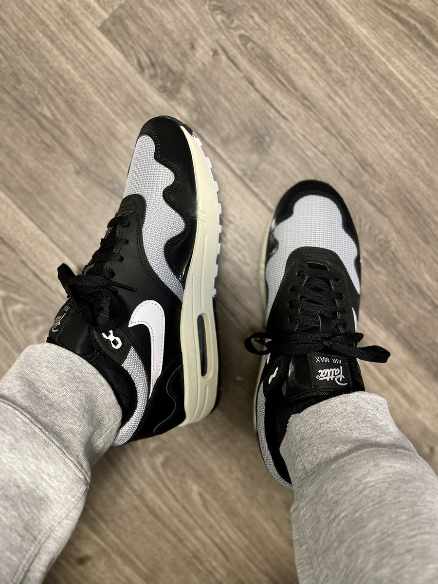 Day 25 of #marchMAXness for #AirMaxMonth #snkrsliveheatingup #wearyourair #am1ent #everythingairmax #kotd #wdywt 

🌊Air Max 1 x @Patta_NL Black🌊
@nikestore @Nike