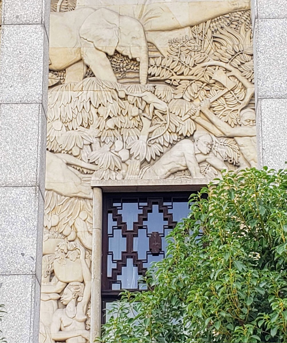 MichelleMoggio's tweet photo. Unique #Sculptural Relief portrays a Sad Story on Palais de la Porte Doree #TheParisEffect #Paris #France #PorteDoree #colonial #history #travel https://t.co/sUqD33Plfz