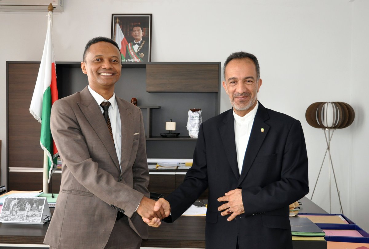 🇨🇦🇲🇬🇮🇷
25/03/2023 - Visite de courtoisie de l'Ambassadeur du Canada SEM Christopher Cooter et de l'Ambassadeur de la République Islamique d'Iran SEM Hassan Ali Bakhshi, auprès du Ministre RAKOTOMALALA Herindrainy Olivier