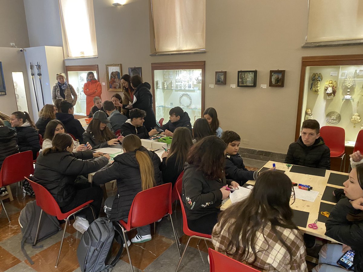 ColegioMSiurot's tweet photo. 4️⃣#Day 🇮🇹❤️ #GreenFriends #ErasmusPlusProject🇪🇺

➡️En nuestra 4ª #jornada en #Sicilia 

➡️ Conocemos el municipio de #Monreale 🚌🎒 

👉🏼 #Visita guiada en la #Catedral 
👉🏼Realización de #taller #creativo 😉

➡️ Y disfrutamos de la #playa en #Mondello 🏖 

#SomosSiurot
@sepiegob https://t.co/5DfPyYsmvf