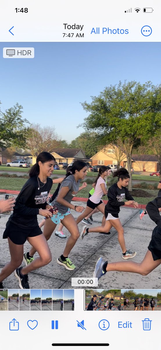 Proud of these Athletes sharing what they LOVE with our up and coming young runners!! Thank you PISD for promoting healthy lifestyles as well as athletic readiness!! <a href="/PasadenaISD_TX/">Pasadena ISD</a> <a href="/AthleticsPISD/">PasadenaISDAthletics</a> <a href="/PISDPEWellness/">PISD P.E. & Wellness</a> @XcPmhs #lifetime #service 🫶👏🤘