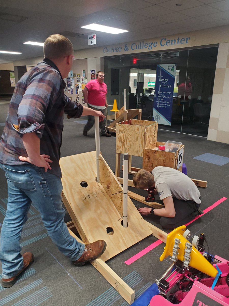 teambjorg's tweet photo. Build finished the bumpers😘, put on the handle mount, and got the tread for swerve drive ready.🦄🦄🦄🐋 https://t.co/MFkdAnU6pl