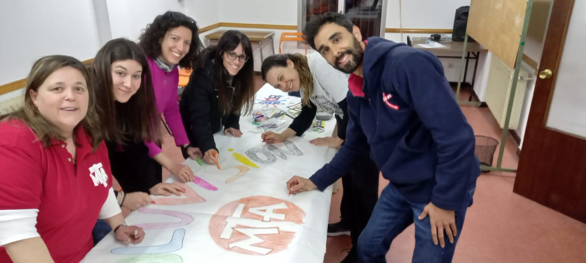 MTA_Esp's tweet photo. Preparando la "Revoluvision" de esta noche! 💃🕺
#mtaenrevolucion https://t.co/bBAGx8ZWCb