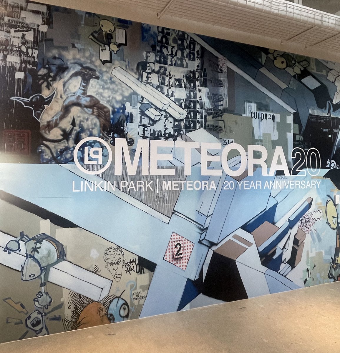 ana_ginter's tweet photo. 20 Years of Meteora 🥳🎉 #Meteora20

📍@warnerrecords https://t.co/7IIOgyuJ02
