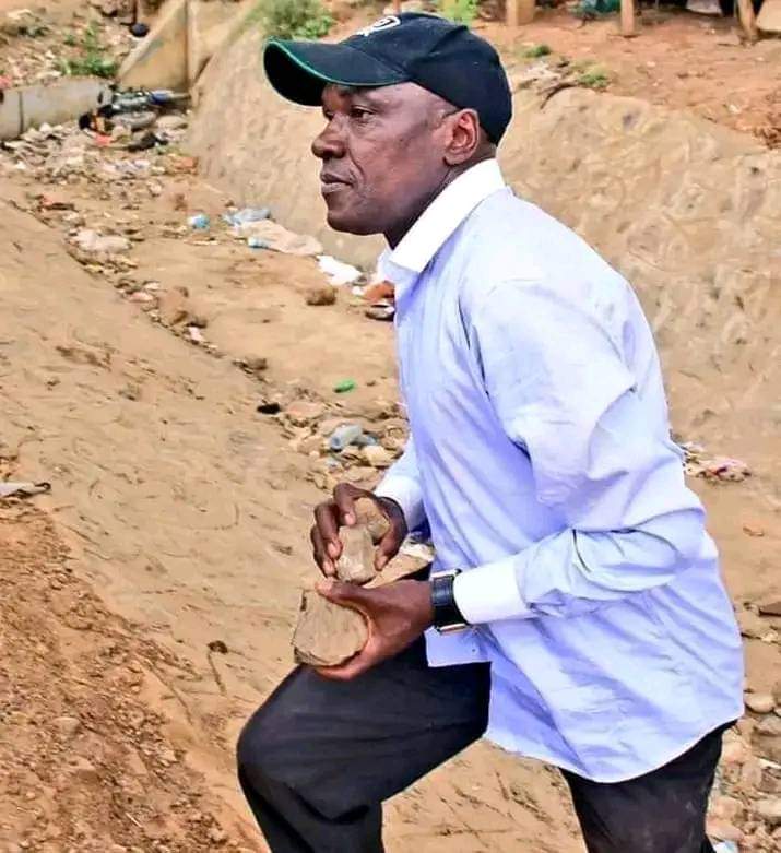 PeterKAmunga's tweet photo. How did  DCI not see this photo? I know this person. He comes from Kakamega county at a place called Ikolomani. They should have used it in their advert.
#MaandamanoMondays 
@DCI_Kenya
Brother Paul
@KBonimtetezi Jalas https://t.co/rFQcKQVPYp