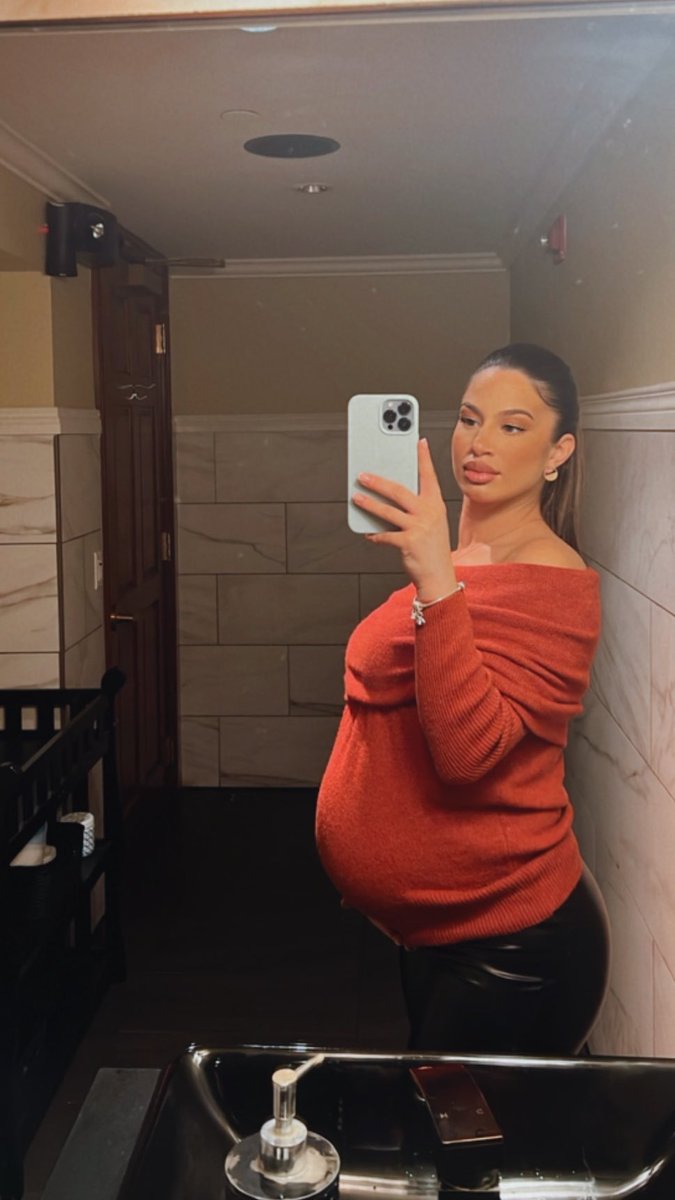 karynaaa_'s tweet photo. 37 weeks 🤍 https://t.co/icOJCu6ajO