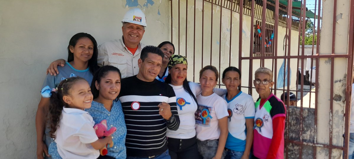 JosBricFUNTBCAC's tweet photo. 24Marzo2023. La Clase Obrera Nacional FUNTTBCCAC invitados especiales SED Carabobo Carabobo junto los docentes, sectoriales, niños, niñas en la conmemoración 64 años Pedro Briceño Méndez sumando propuestas. @NicolasMaduro @dcabellor @psuvtrabajadores @miliciaobrera https://t.co/iNjjjz5myV