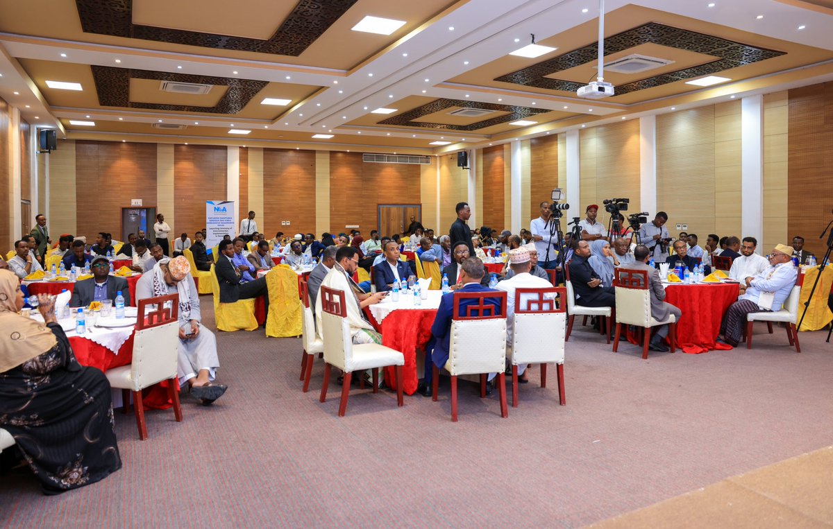 SomaliPM's tweet photo. H.E @HamzaAbdiBarre has launched the much-awaited ceremony for the implementation of interconnection between telecom companies in the country. This initiative is set to revolutionize the industry by enabling mobile phone users across different networks to make calls to each other https://t.co/EY7MKmIgLL