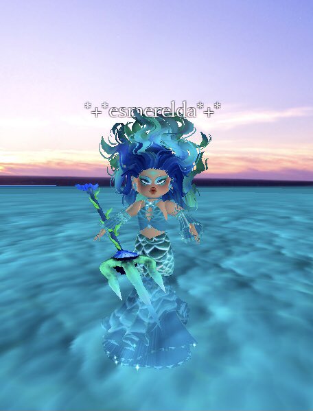 PrimroseChisha3's tweet photo. Interpreted it as a mermaid secretly joining the beach party #BeaPlaysPagent https://t.co/G0j1CAHUU3